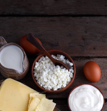 Çeşitli süt ürünleri peynir, süt, ekşi krema