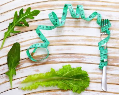 yiyecek için bant ve ürünleri ölçen diyet kavramı