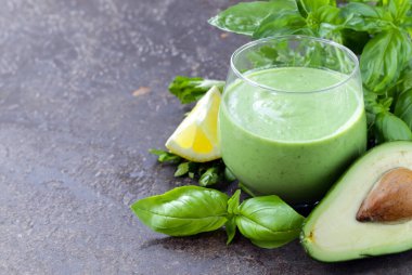 Sağlıklı beslenme ve beslenme için avokado smoothie