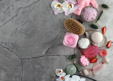 Guasha masaj aletleri ve aroma yağları, spa konsepti