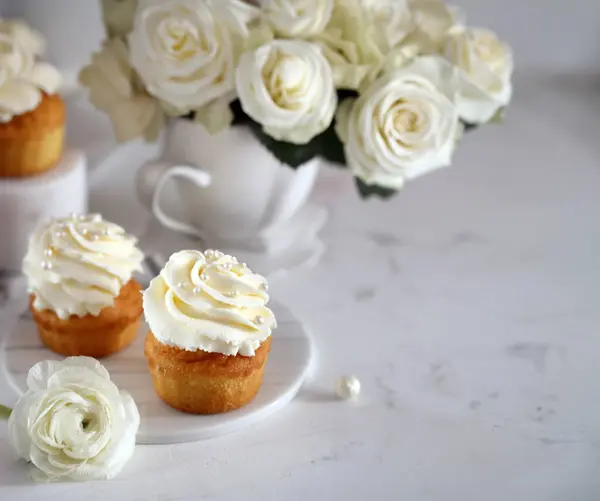 Γλυκό Κέικ Cupcake Για Ρομαντισμό Και Γιορτή — Φωτογραφία Αρχείου
