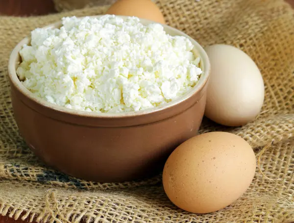 Süt ürünleri organik süzme peynir kırsal tarzı