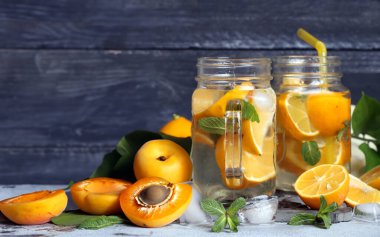 Portakallı ve kayısılı ferahlatıcı yaz içeceği