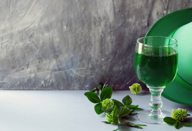 Aziz Patrick Günü Yonca Yeşil Şapka ve Altın