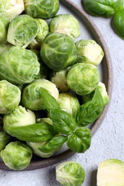 Sağlıklı yemek için taze Brüksel lahanası.