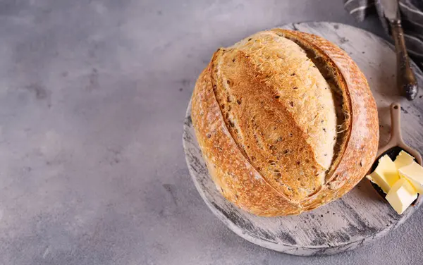 自家製 全粒穀物パン 亜麻種 ロイヤリティフリーのストック写真