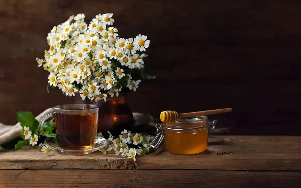 Cup Herbal Tea Bouquet Chamomile Flowers Royalty Free Stock Photos