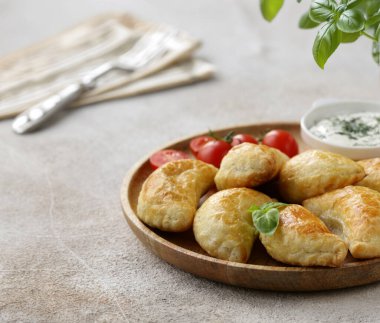 Patatesli mantı fesleğenli ravioli.