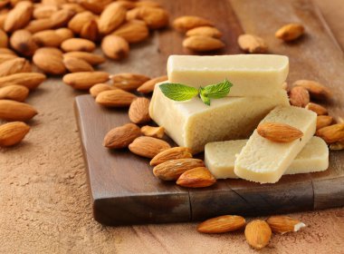 Badem ezmeli badem ezmesi.