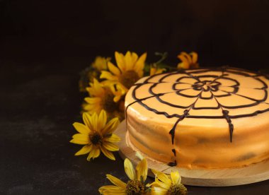 Cadılar bayramı için bayram desenli tatlı.