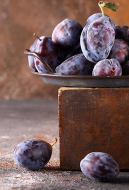 Tahta masada taze organik erikler