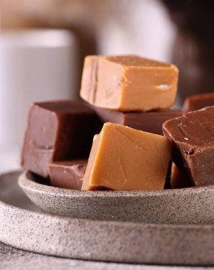 Tatlı için el yapımı yumuşak karamel şekerler.