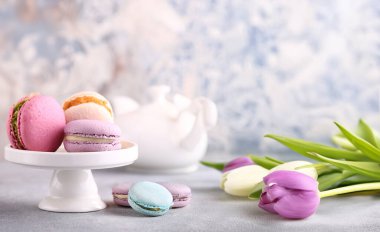 Tatlı olarak farklı tatlara sahip makaronlar.