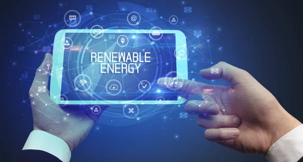 Zbliżenie Tabletu Inskrypcją Renewable Energy Koncepcja Innowacyjnej Technologii — Zdjęcie stockowe