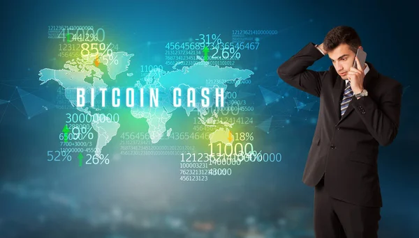 Bitcoin Cash Yazıtları Konsepti Olan Bir Kararın Önünde Adamı — Stok fotoğraf