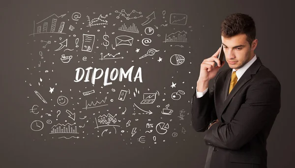 Diplomaの碑文で考えるビジネスマン ビジネス教育の概念 — ストック写真