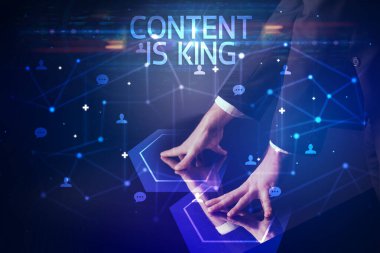 CONTENT ile sosyal ağda gezinmek King yazıtları, yeni medya kavramı