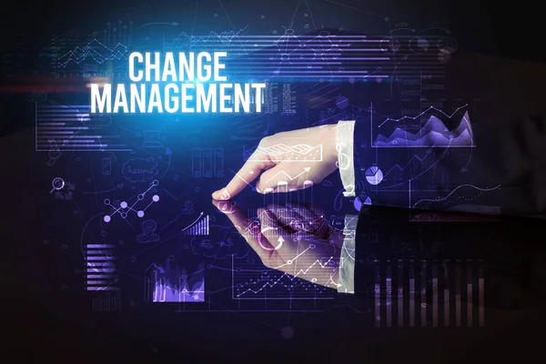 Zakenman Aanraken Van Groot Scherm Met Change Management Inscriptie Cyber — Stockfoto
