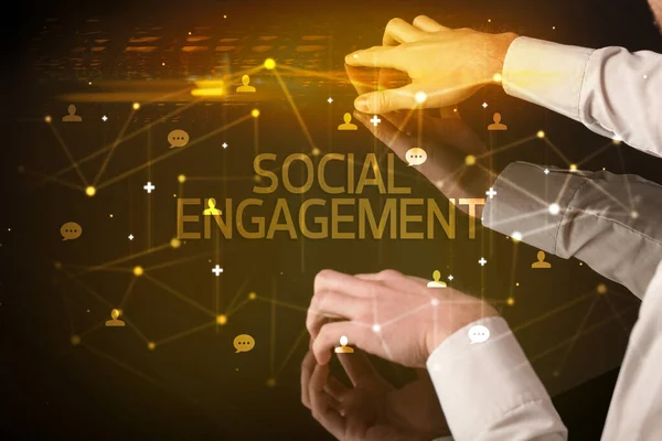 Navegando Redes Sociais Com Inscrição Social Engagement Novo Conceito Mídia — Fotografia de Stock