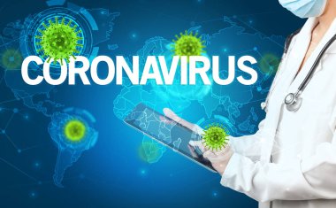 Doktor CORONAVIRUS yazıtları, viroloji konsepti ile tıbbi kayıtları doldurur.