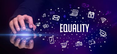 Eşitlik ve sosyal medya kavramına sahip kablosuz çevresel el ele tutuşma