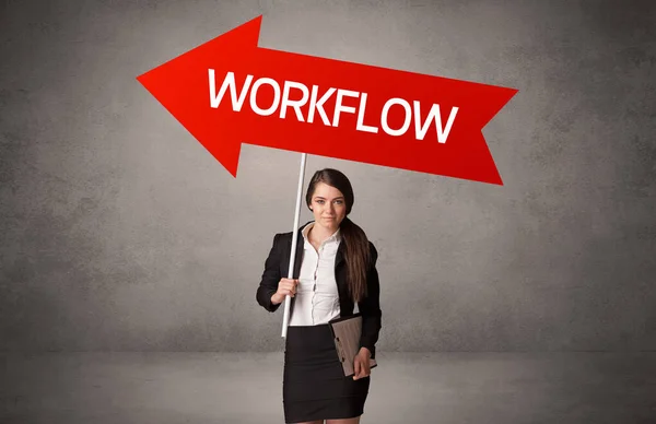 Jonge Ondernemer Casual Holding Verkeersbord Met Workflow Inscriptie Business Direction — Stockfoto