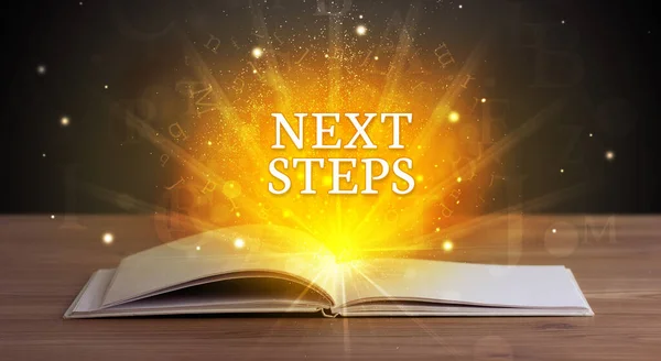 Napis Next Steps Wychodzący Otwartej Książki Koncepcja Edukacyjna — Zdjęcie stockowe