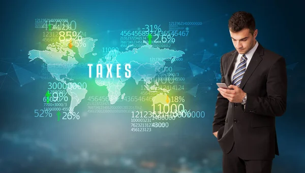 Empresario Frente Una Decisión Con Inscripción Taxes Concepto Negocio —  Fotos de Stock