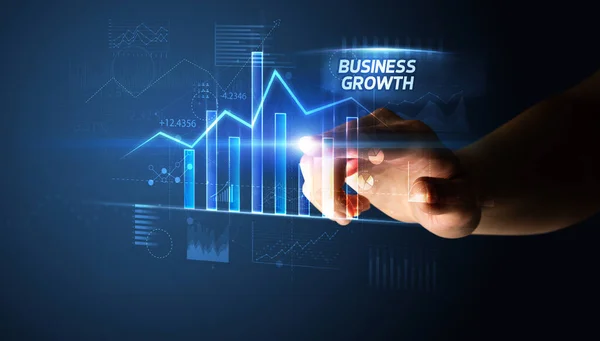 手で触れるビジネス成長ボタン ビジネスコンセプト — ストック写真