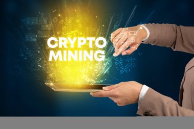 CRYPTO Mining yazıtları, yenilikçi teknoloji kavramı ile dokunmatik ekran yakın plan