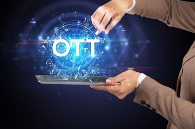 OTT kısaltmalı bir dokunmatik ekran, modern teknoloji konsepti
