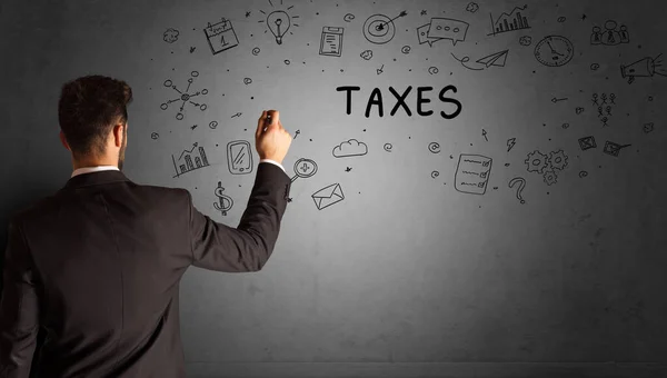 Podnikatel Kreslí Kreativní Náčrt Nápisem Taxes Koncepce Obchodní Strategie — Stock fotografie