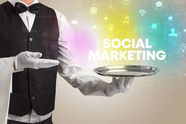 Garçom Servindo Redes Sociais Com Inscrição Social Marketing Novo Conceito — Fotografia de Stock