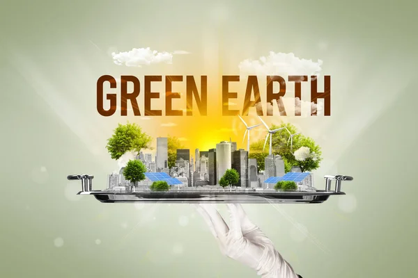 Garçom Servindo Eco Cidade Com Inscrição Verde Terra Conceito Energia — Fotografia de Stock