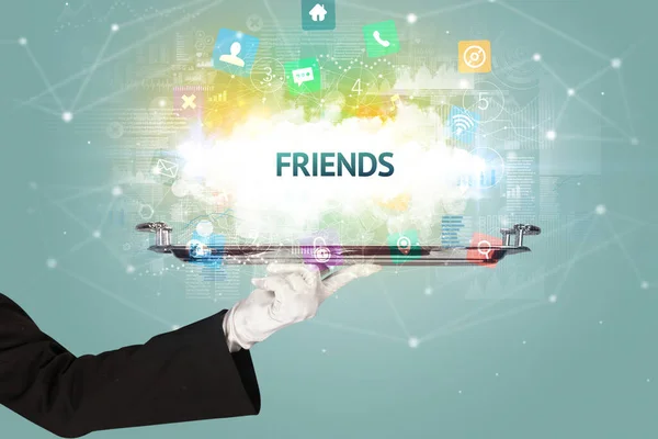 Ober Serveert Social Networking Concept Met Friends Inscriptie — Stockfoto