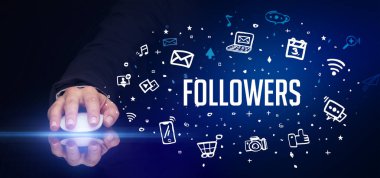 FOLLOWERS yazıtları ve sosyal medya konseptiyle el ele tutuşmak