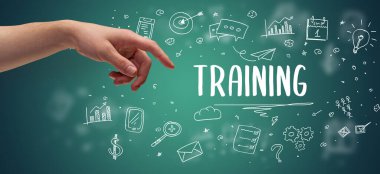 Kesilmiş ellerin yakın çekimi eğitim yazıtlarına işaret ediyor, modern iş çözümleri kavramı