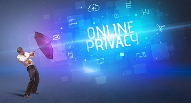 Siber saldırıya karşı şemsiyeyle savunma yapan iş adamı ve ONLINE Özel Yazı, çevrimiçi güvenlik kavramı