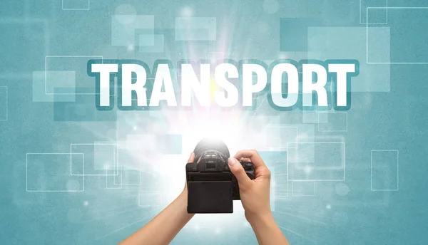 Zbliżenie Ręcznego Aparatu Cyfrowego Napisem Transport Koncepcja Podróży — Zdjęcie stockowe