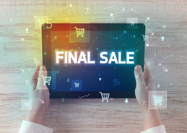 Крупный План Планшета Надписью Final Sale Концепция Покупок Онлайн — стоковое фото