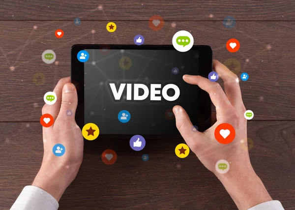 Nahaufnahme Eines Touchscreens Mit Video Aufschrift Social Networking Konzept — Stockfoto