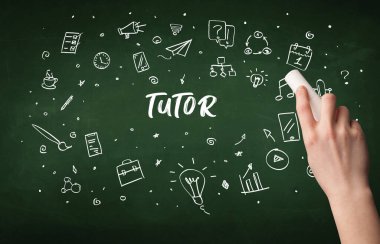 Tahtaya beyaz tebeşir çizilmiş el yazısı, eğitim kavramı