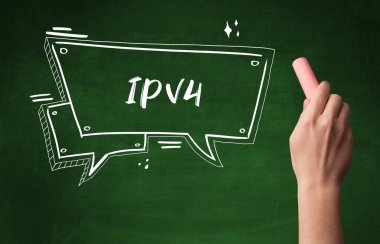 El çizimi IPV4 kısaltması ve tahtada beyaz tebeşir