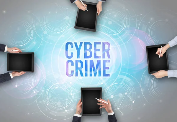 Grupp Människor Framför Bärbar Dator Med Cyber Crime Insciption Webbsäkerhet — Stockfoto