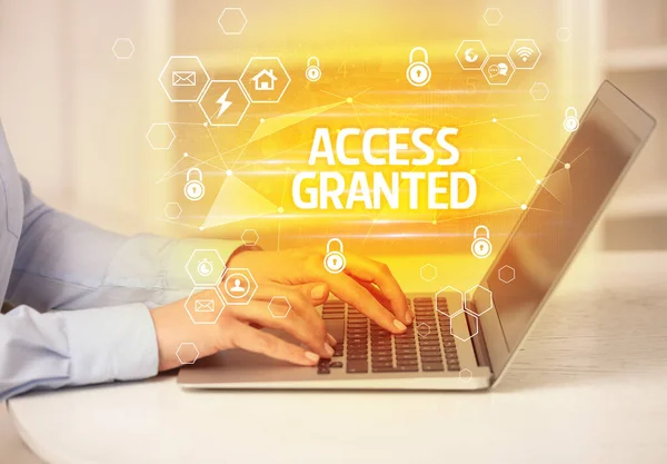 Access Granted Beschriftung Auf Laptop Internetsicherheit Und Datenschutzkonzept Blockchain Und — Stockfoto