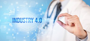 Doktor InDUSTRY 4.0 yazıtlı bir hap veriyor, yeni teknoloji çözüm konsepti