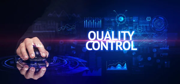 Ruční Držení Bezdrátového Periferního Zařízení Nápisem Quality Control Moderní Koncept — Stock fotografie