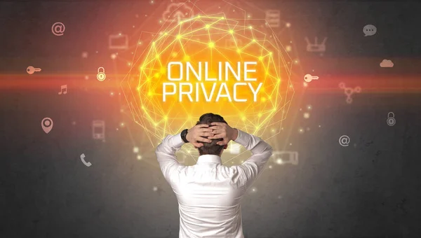 Achteraanzicht Van Een Zakenman Met Online Privacy Inscriptie Online Beveiligingsconcept — Stockfoto