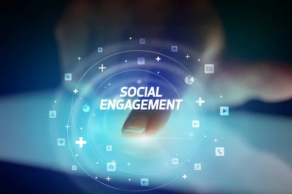 Dedo Tocando Tablet Com Ícones Mídia Social Social Engagement — Fotografia de Stock