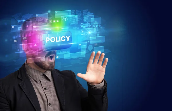Podnikatel Prohlíží Brýle Virtual Reality Nápisem Policy Inovativní Bezpečnostní Koncepce — Stock fotografie